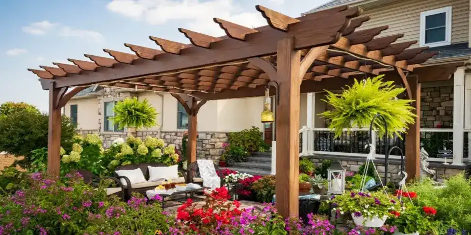 Houston Pergolas crew at work